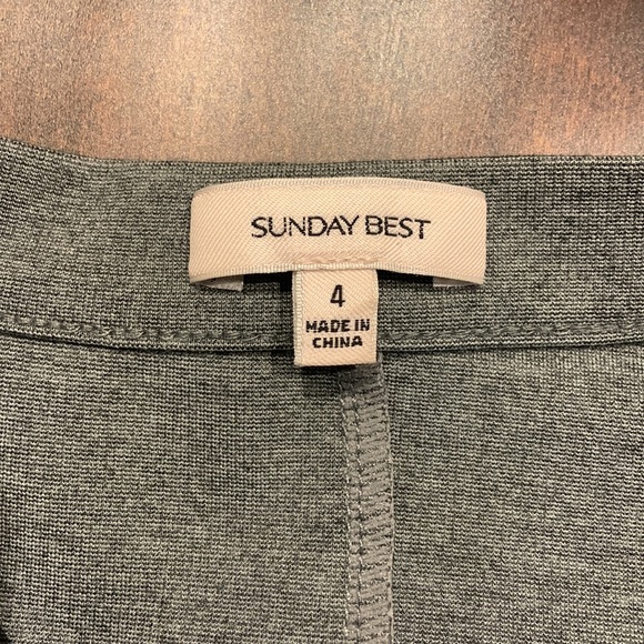 Sunday Best bodycon dress. Size 4 - Picture 5 of 6